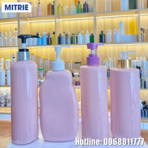 Chai nhựa PET màu hồng đựng mỹ phẩm dáng hiện đại