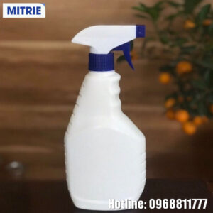 Chai nhựa đựng nước xịt kính vòi phun tia